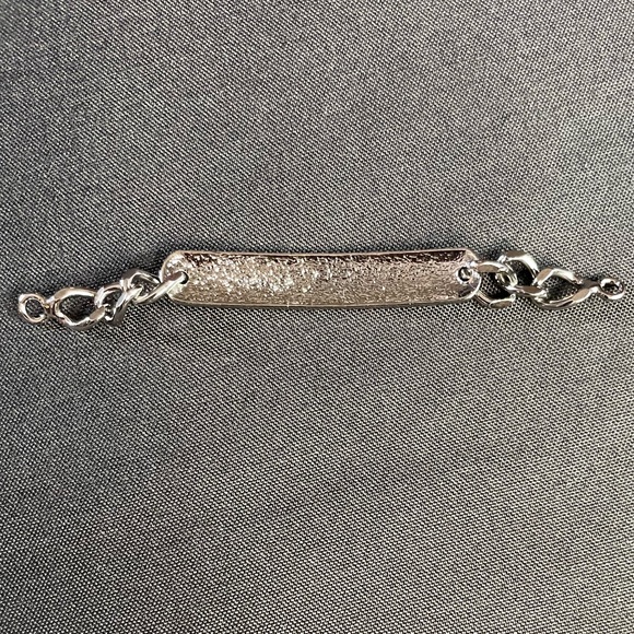 ♻️ Authentic St.John Couture Chain Label - Picture 2 of 2